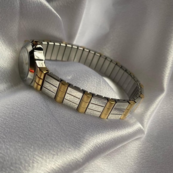 Gorgeous timex two tone gold silver ladies classic dainty watch main image 6